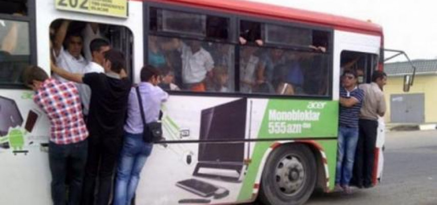 Avtobuslarda sərnişin sıxlığı