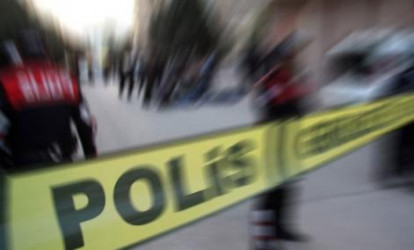 Polis maşını aşdı: 3 polis yaralandı
