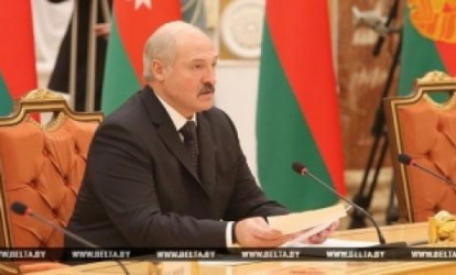 Lukaşenko Belarus avtobusları və qatarlarının Azərbaycanda yığılmasını istəyir