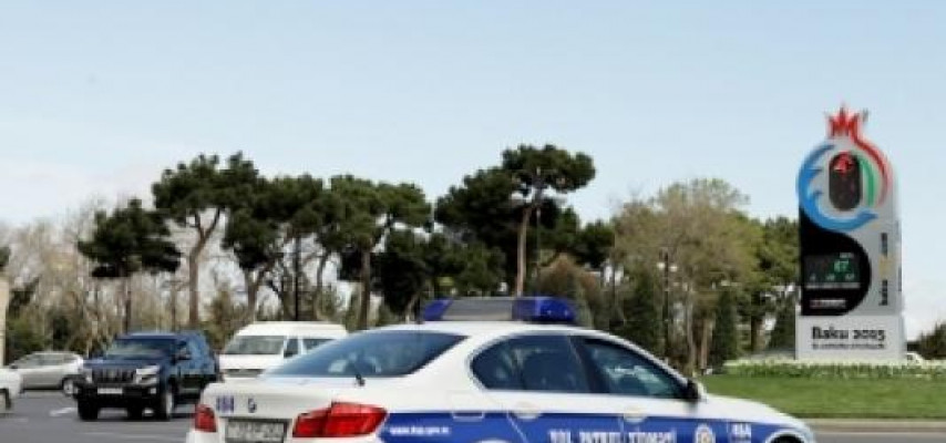 «07» sürücüsü onu saxlamaq istəyən yol polisini vurdu