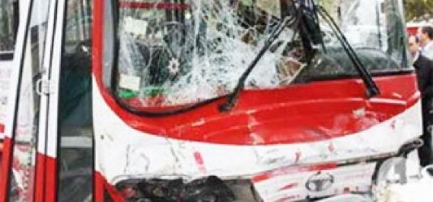 Zəvvarlar olan avtomobil qəzaya düşdü: 8 nəfər yaralanıb