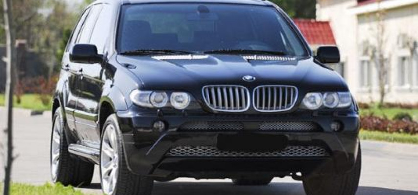 Bakıda "BMW-X5" cəmi 9500 manata satıldı