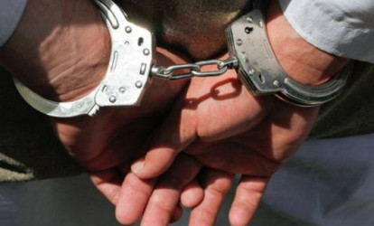 Paytaxt polisi sürücülərə qənim kəsilən şəxsi tutdu