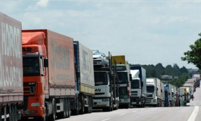 Yük maşınları Azərbaycandan keçərək Orta Asiyaya çatdırılır