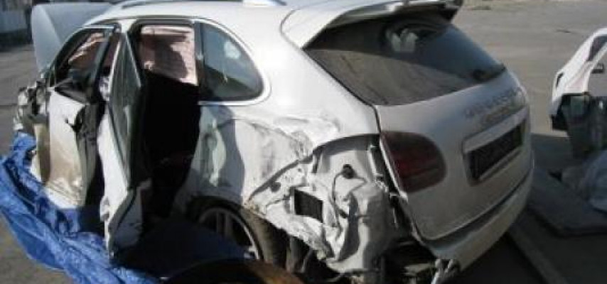 Bakıda avtobus «Porsche»yə girdi