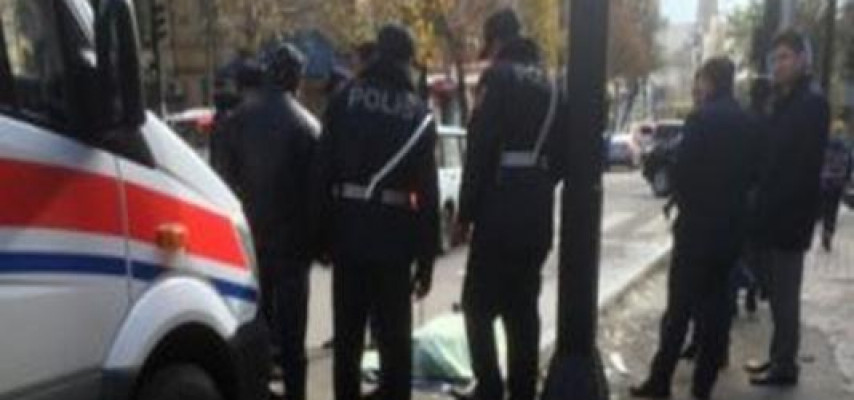 Polis bölməsinin qarşısında adam öldü