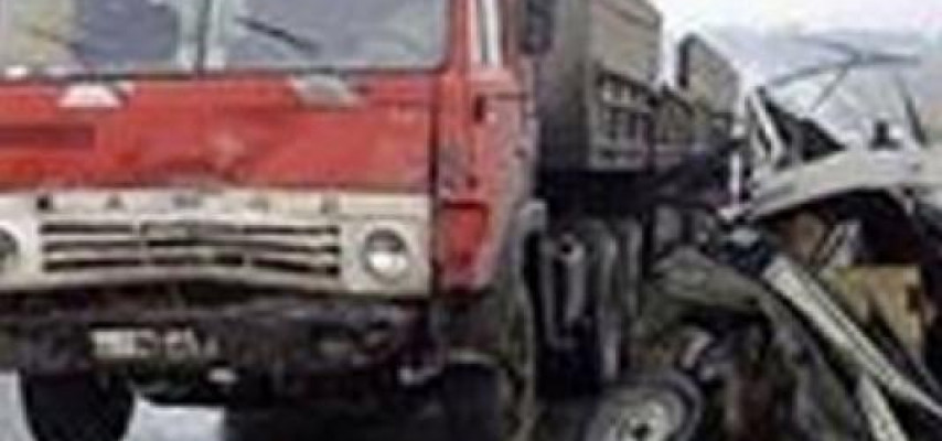 Minik avtomobili "KamAZ"a çırpılıb, sürücü ölüb