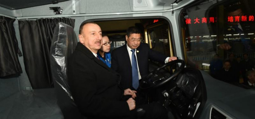 Prezident İlham Əliyev avtomobil zavodunda – FOTOLAR