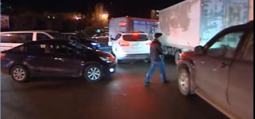 Bakıda bu dairənin tıxacsız günü olmur