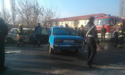 Natavan küçəsində ağır qəza: 4 yaralı