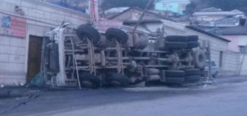 Aşan nəhəngi yığışdıran yoxdur