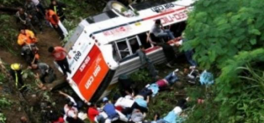 Avtobus yarğana aşdı, 7 nəfər ölüb, 11 nəfər xəsarət alıb