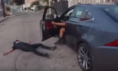 Sürücünü şərləyən polis belə olur