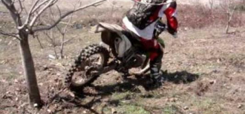 Motosiklet yarışında bədbəxt hadisə