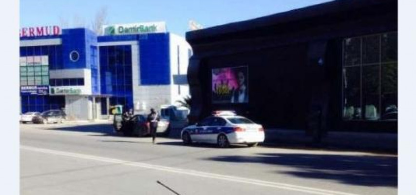 Yol polisi sürücü ilə əlbəyaxa davaya çıxdı