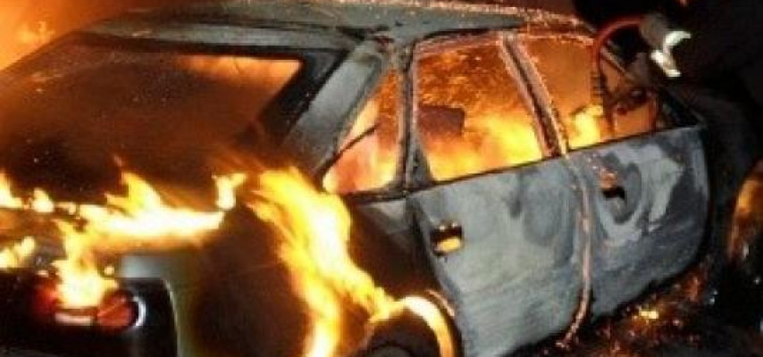 Qaradağda "Toyota" qarajda yandı