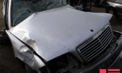 Bakıda iki minik maşını toqquşub, ölən var