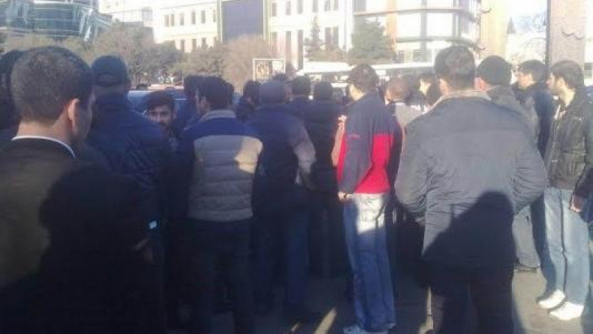 Yol polisi ilə sürücü arasında mübahisə: İki nəfər saxlanıldı