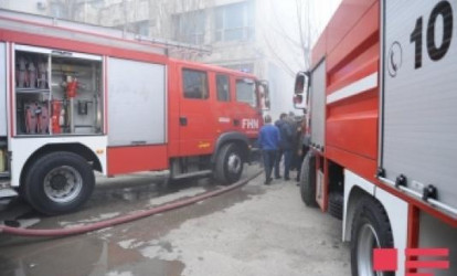 Sumqayıtda avtobus yanıb
