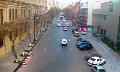 Mərkəzi küçələrdə nəqliyyatın hərəkəti bərpa edildi – FOTO