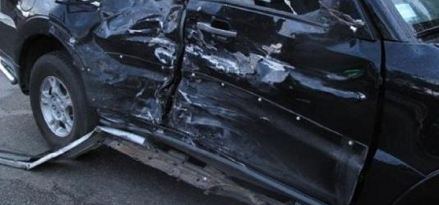 "Range Rover"in sürücüsü ABŞ səfirliyinin avtomobilini vurub qaçdı