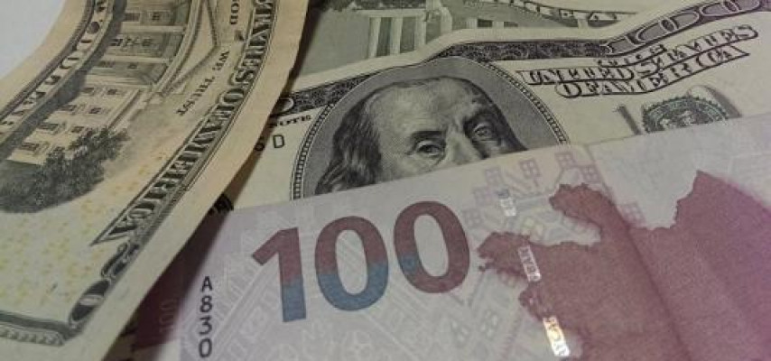«Qara bazar»da dollar əməliyyatı: 3 nəfər saxlanıldı