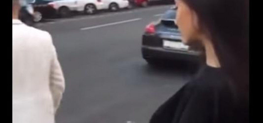 Oğlana naz edən qız «Porsche»ni görüb başına döydü