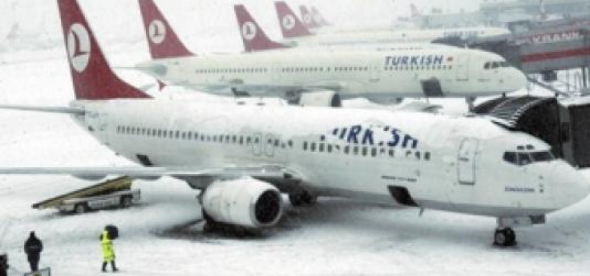 Əlverişsiz hava şəraiti İstanbul-Bakı aviareyslərini yubadır