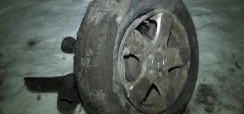 Mikroavtobus buzlu yolda qəzaya düşdü, 3 ağır yaralı var