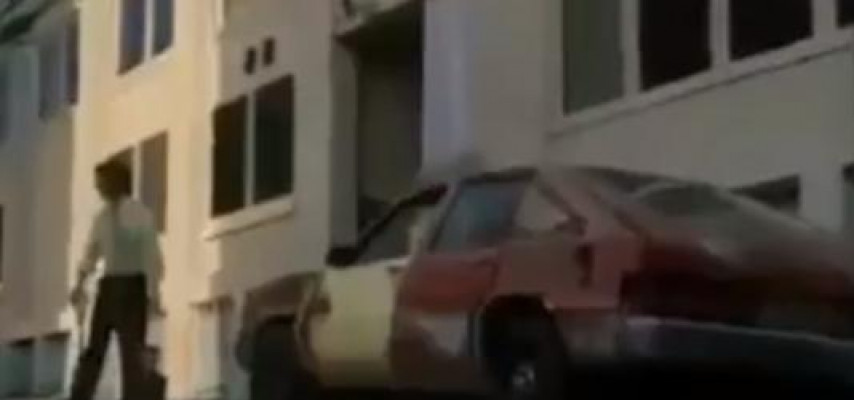 Köhnə maşının altından təxəsi çıxdı