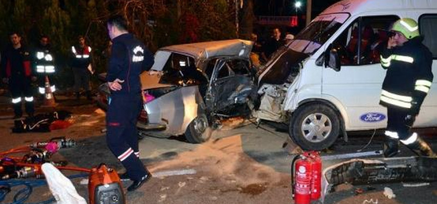 Yol qəzasında 4 nəfər öldü