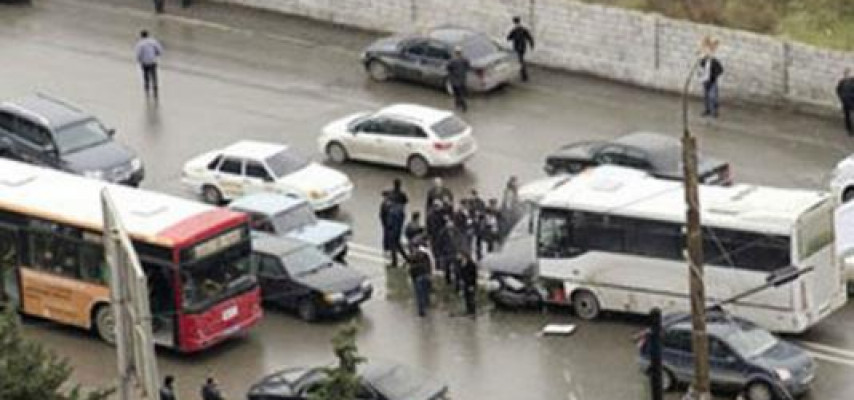 Gəncədə avtobus qəzası - Yaralılar var
