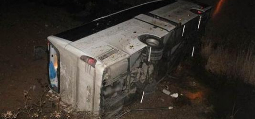 Çanaqqalada qəza: 4 ölü, 30 yaralı