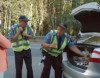 Yol polisləri pul qazanmaq istədi; pulları əldən getdi