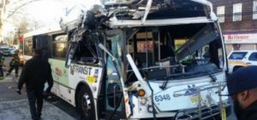Avtobus qəzasında 31 nəfər xəsarət alıb
