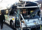 ABŞ-da avtobus ağaca çırpıldı: 31 yaralı