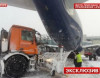 Aeroprotda maşın təyyarəyə çırpıldı