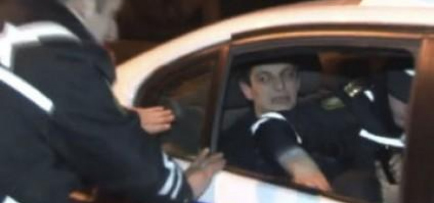 Bakıda qəribə olay – Sərxoş sürücü polis maşınına minib qaçdı