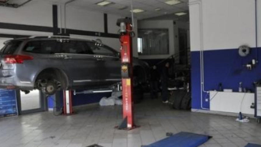 Bəzi avtoservislər sürücüləri get-gələ salır