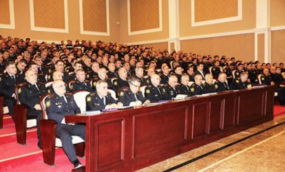 Nazir yol polisini toplayıb sürücülərlə bağlı göstəriş verdi