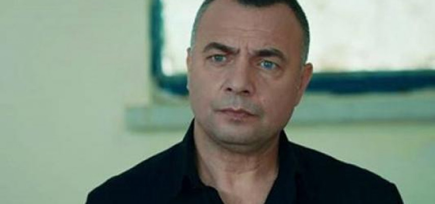 Qadınlar təyyarədə "Çakır"a hücum etdi