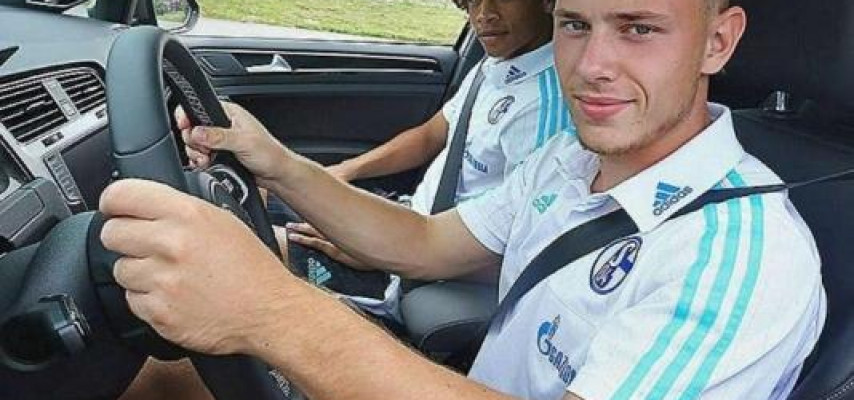 Tanınmış futbolçu 600 min avroluq avtomobili ilə qəza törətdi