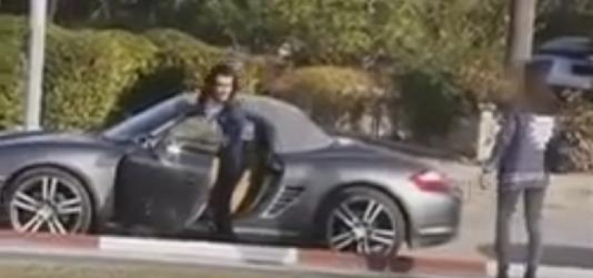 «Porsche» ilə qız «tutan» oğlan – Qızı arxasınca süründürdü – VİDEO