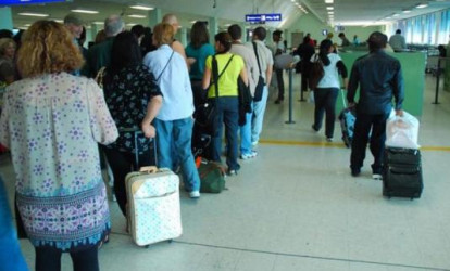 Hava nəqliyyatı ilə 1, 8 milyon sərnişin daşınıb - Statistika