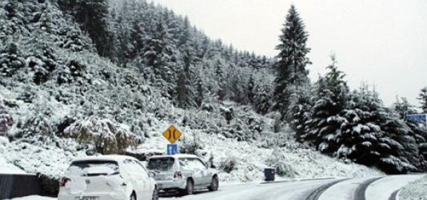 Sərhəddə yollar buzdan təmizlənmir