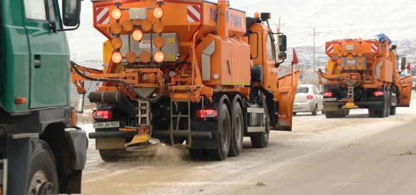 Bütün texnika yollara çıxarıldı