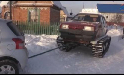 Təkərləri söküb yerinə tank tırtılı düzəltdi