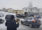 Bakıda buzlu yolda təhlükəli və həyəcanlə "şou"