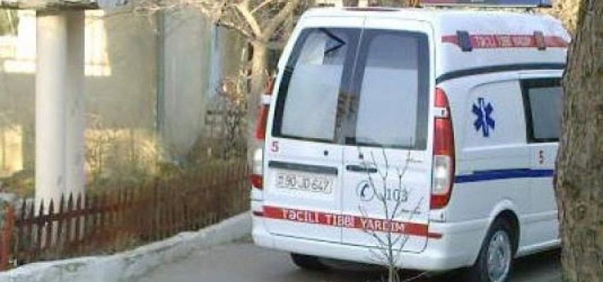 Hacıqabulda mikroavtobus aşdı: 12 yaralı