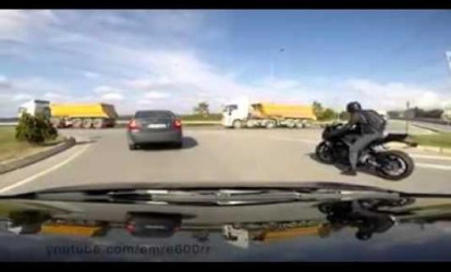 «Lamborghini» və motosikletin amansız yarışı